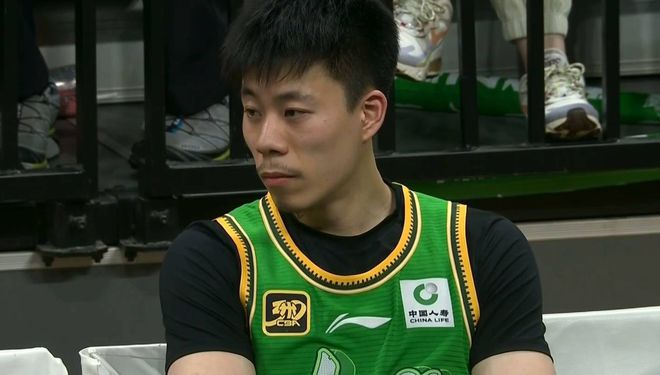 CBA 季后赛：辽宁男篮主场对阵广厦男篮，形势严峻仍拼尽全力