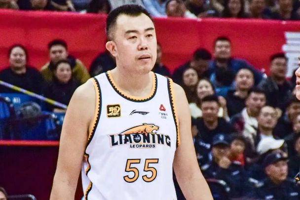 辽宁男篮比赛结束，赵继伟低头，韩德君或迎退役，未来何去何从？