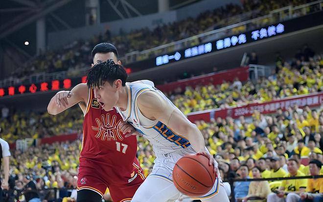 CBA 半决赛：山西男篮 0-2 落后，曾凡博受伤影响几何？