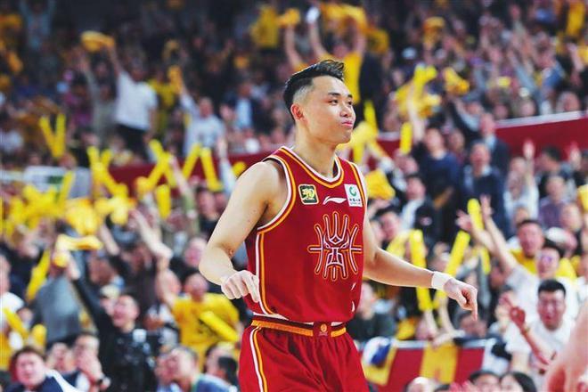 CBA 半决赛：山西男篮 0-2 落后，曾凡博受伤影响几何？