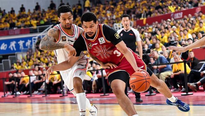 CBA 半决赛：山西男篮 0-2 落后，曾凡博受伤影响几何？