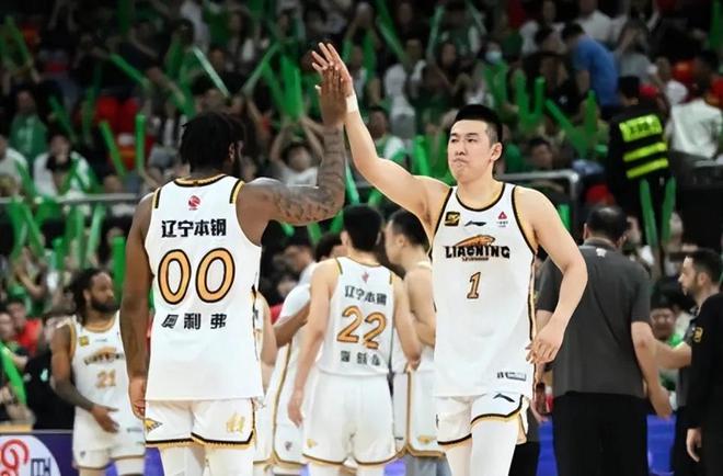 CBA 季后赛半决赛 G3：辽宁队 0-3 遭淘汰，弗格付豪成败笔