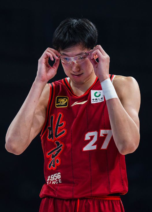 周琦与广东仅签一年合同待价而沽，首钢进总决赛幕后功臣是他