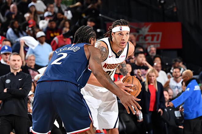 NBA 季后赛快船胜掘金 3 比 3 平 将迎抢七大战 阿隆 - 戈登表现稳定