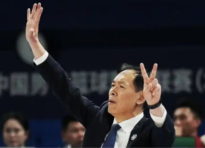 北京横扫山西，许利民打造球队精气神获球迷道歉与钦佩