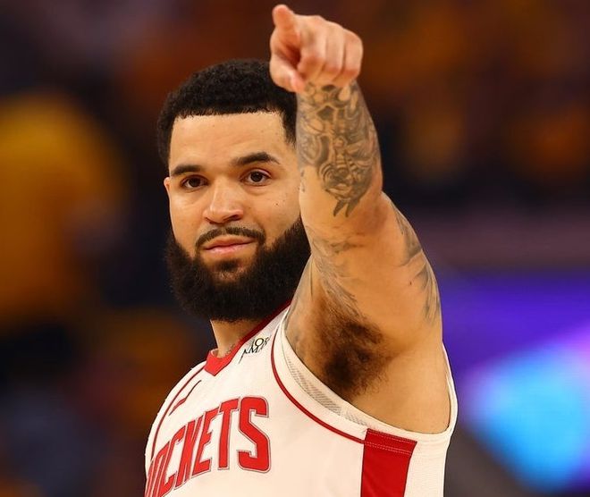 NBA 季后赛火箭与勇士第 6 回合激战，火箭险胜勇士