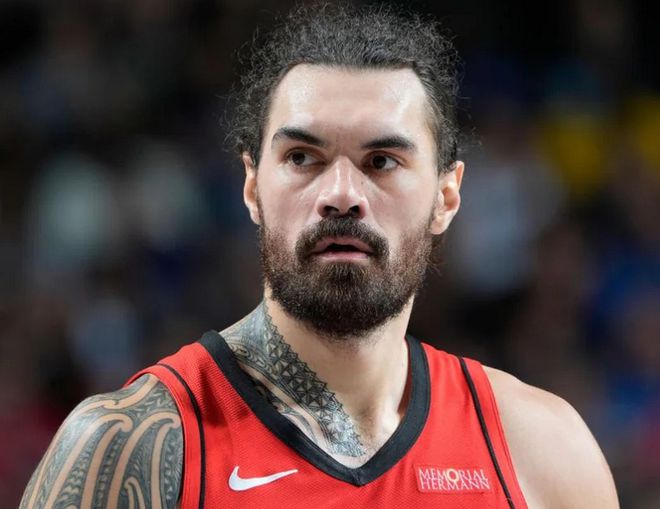 NBA 季后赛火箭与勇士第 6 回合激战，火箭险胜勇士