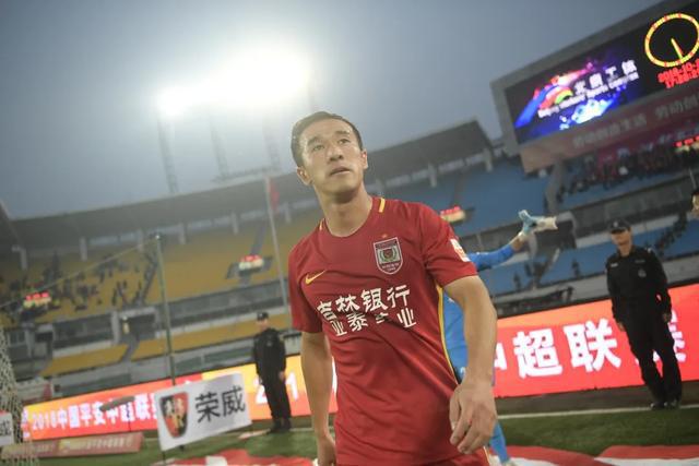 云南玉昆客场中超新军德比韩子龙首球，补时连进展现不屈意志