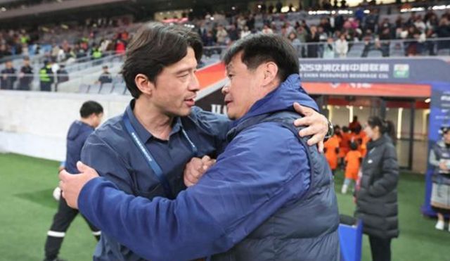 中超副班长争夺战：青岛海牛3比0胜长春亚泰，谢晖遭遇尴尬