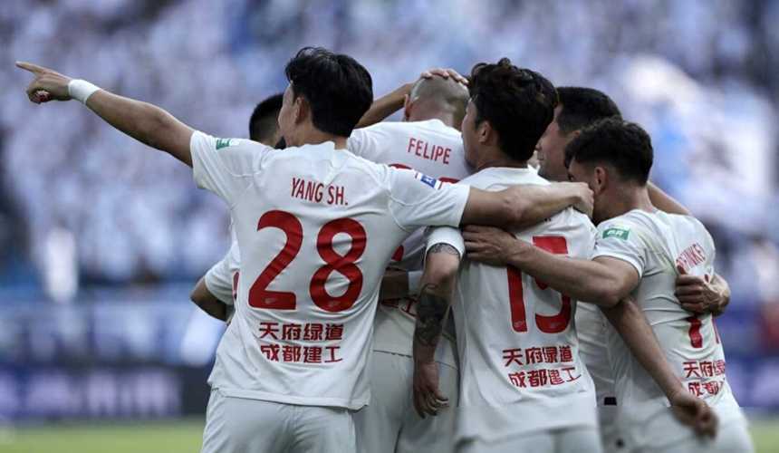 北京时间5月5日晚中超第十一轮：成都蓉城2-0胜浙江队继续领跑
