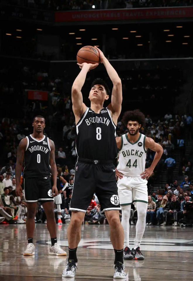 自周琦后中国球员冲击NBA历程：球迷期待、品牌赞助与赛场故事