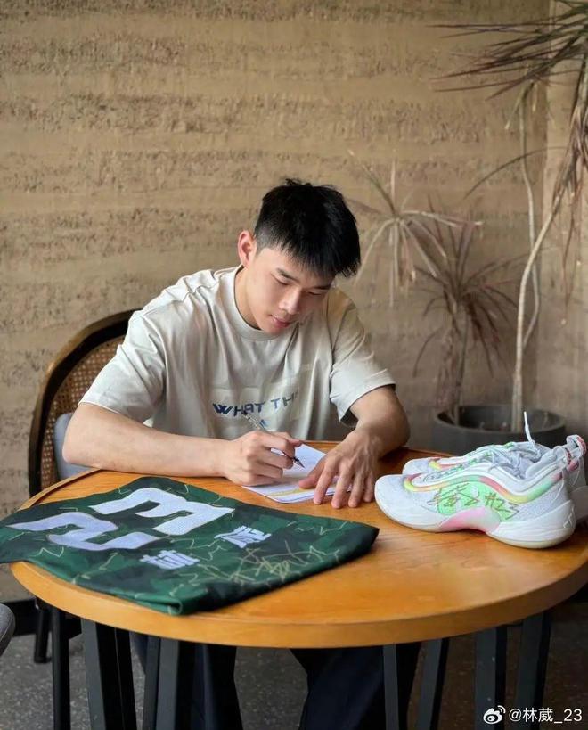 自周琦后中国球员冲击NBA历程：球迷期待、品牌赞助与赛场故事