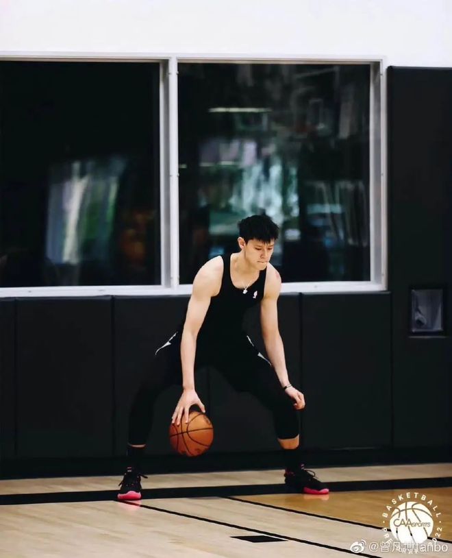 自周琦后中国球员冲击NBA历程：球迷期待、品牌赞助与赛场故事