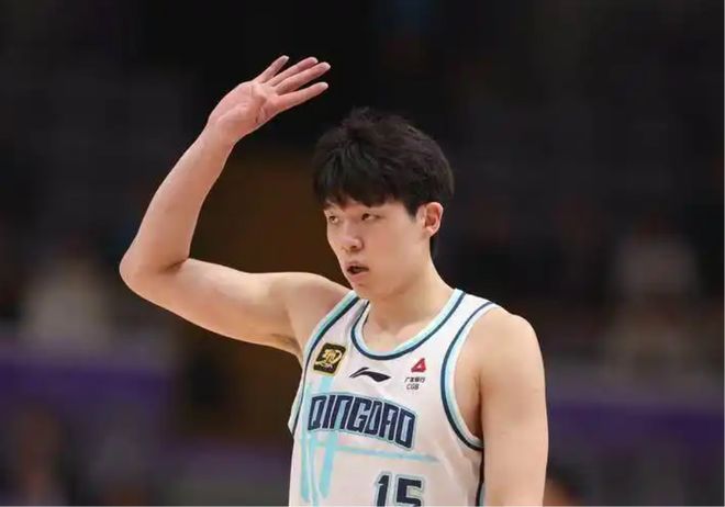 杨瀚森前往美国特训，王治郅指出其速度成大麻烦