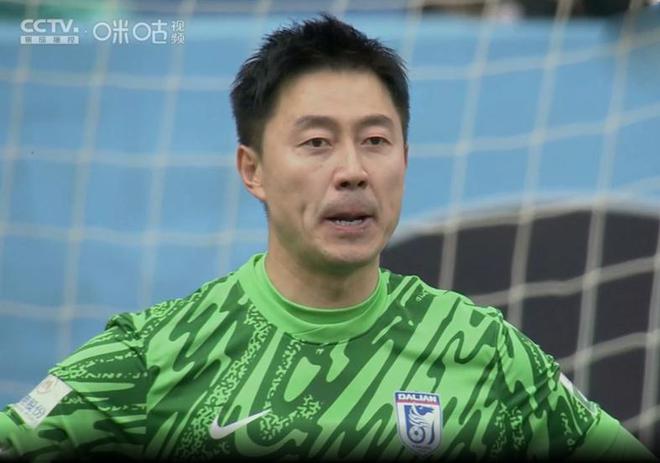 大连英博主场0-2负北京国安，三中卫体系演练因人员短板效果待察