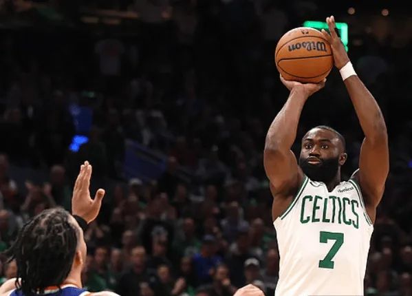 2025年5月6日NBA东部半决赛G1：凯尔特人爆冷主场负尼克斯