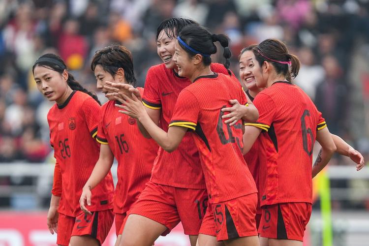 5月5日第十五届运动会足球女子成年组资格赛，上海女足以11-0大胜福建女足