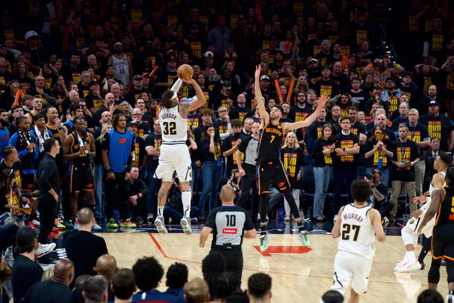 NBA 季后赛掘金逆转开门红，约基奇戈登关键表现险胜雷霆