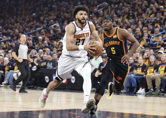 NBA西部季后赛半决赛：掘金最多落后14分逆转雷霆开门红