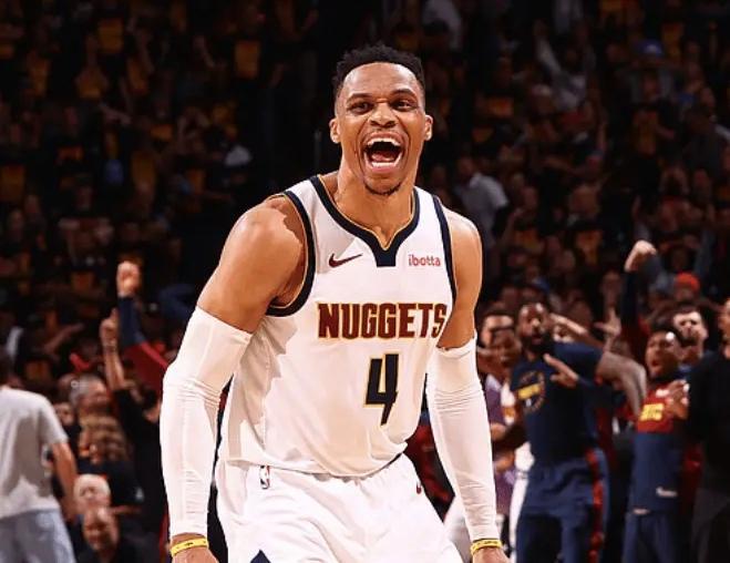 NBA 季后赛次轮 G1 全以下克上，争冠形势愈发扑朔迷离