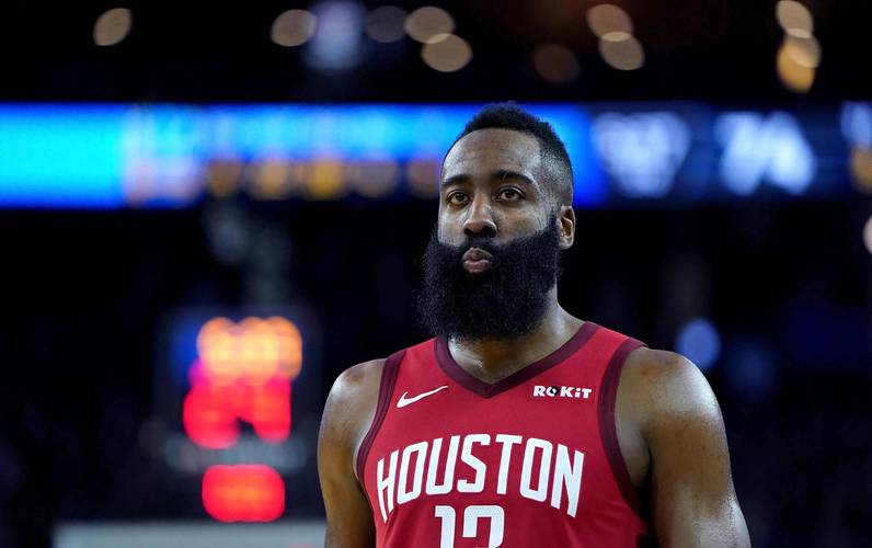 詹姆斯·哈登2025年NBA季后赛首轮抢七大战表现引争议
