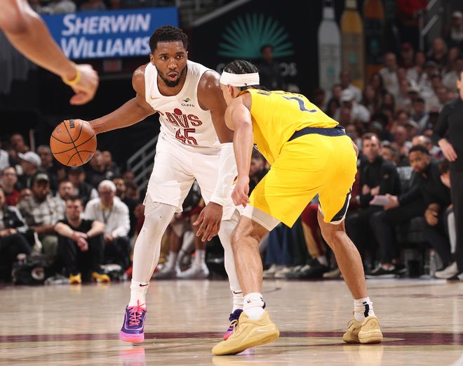 5月7日NBA季后赛次轮：步行者击败骑士 大比分2-0领先