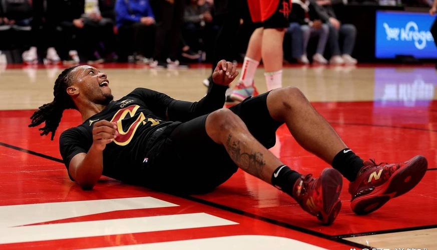 NBA2024 - 25赛季季后赛次轮：骑士队困境，加兰伤病成关键