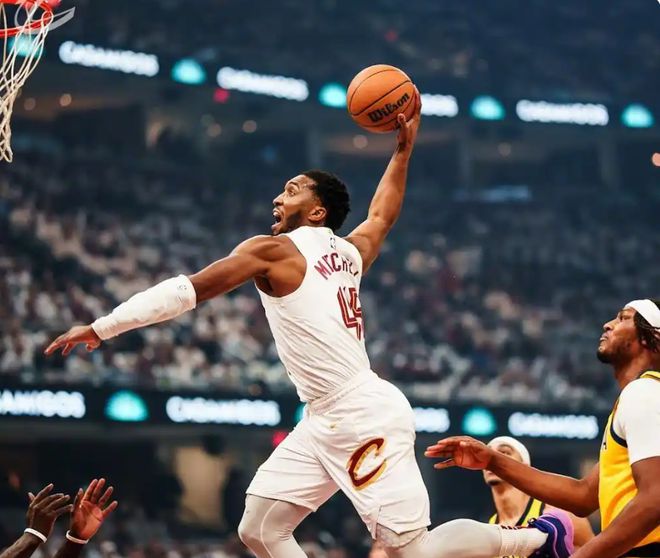 NBA2024 - 25赛季季后赛次轮：骑士队困境，加兰伤病成关键