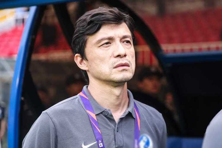 昔日国足主帅谢晖或下课，土帅现状如何？中超第11轮最大黑马现身