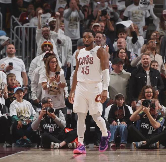 NBA 季后赛骑士主场对阵步行者，加兰德首轮扭伤脚趾成变数