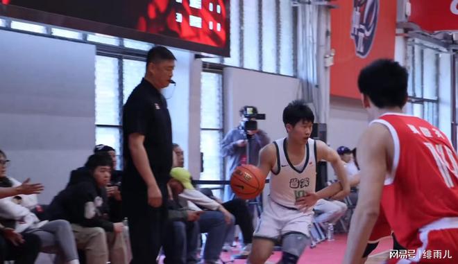 2024-25赛季CBA总决赛前夕！广东男篮保送何文炜至清华