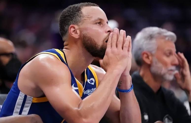 NBA季后赛西部半决赛G1：库里伤退，盘点腿筋伤势对近年球星的影响