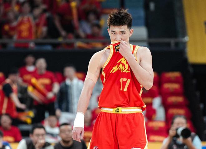 CBA 总决赛 G1：北京首钢胜浙江广厦，布朗孙铭徽低迷成关键