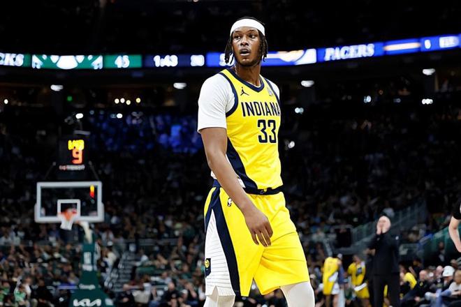 NBA 季后赛步行者胜骑士，迈尔斯 - 特纳数据亮眼占优势