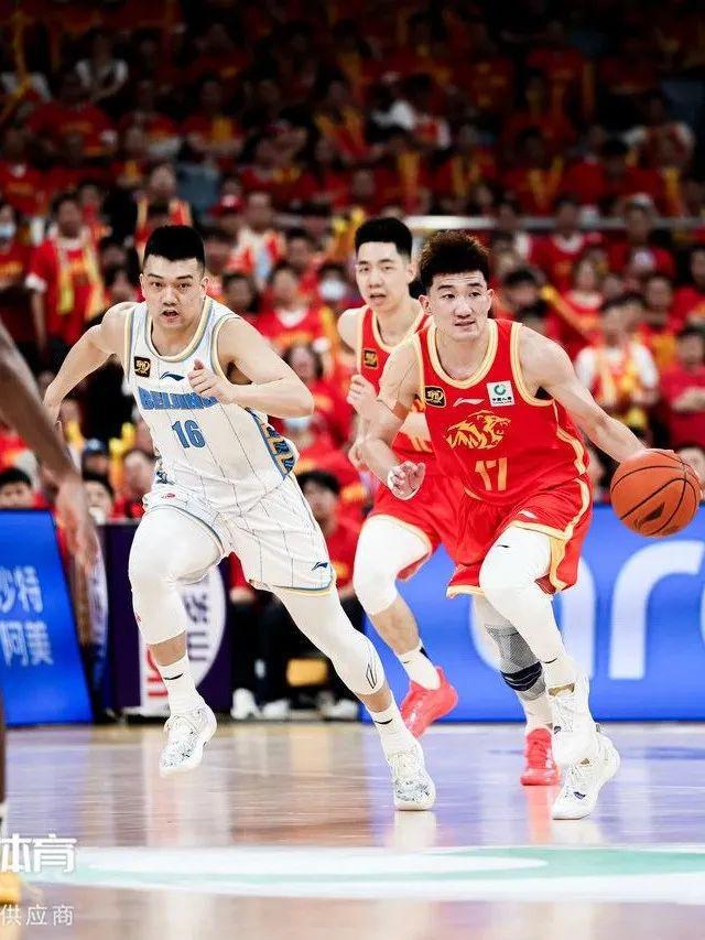 团结铸就胜利！北京北汽男篮客场战胜浙江方兴渡获总决赛G1首胜