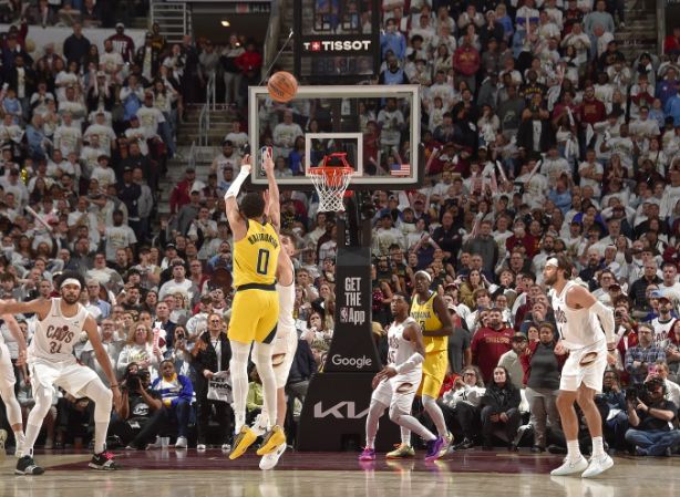 5月8日NBA季后赛骑士与步行者G2神奇剧情及联盟重大误判