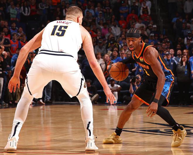 NBA季后赛半决赛掘金VS雷霆G2激战，约基奇威少领衔精彩对决