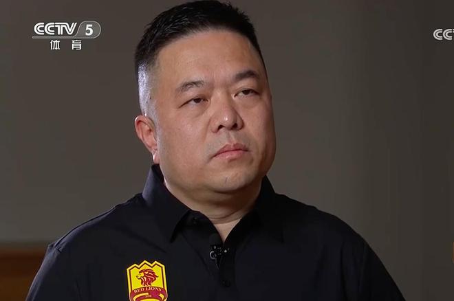 5月8日晚央视足球之夜：青岛红狮总经理谈引进里瓦尔多情况