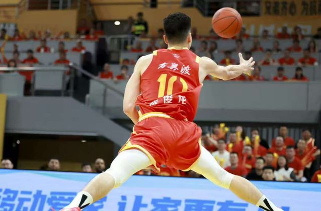 浙江广厦总决赛G1表现糟糕，朱俊龙受伤，G2王博拒连败