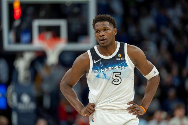 5月9日NBA季后赛勇士和森林狼系列赛第二战，库里受伤引关注