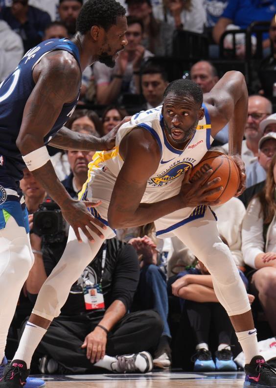 5月9日NBA季后赛西部半决赛：森林狼主场胜勇士追平大比分