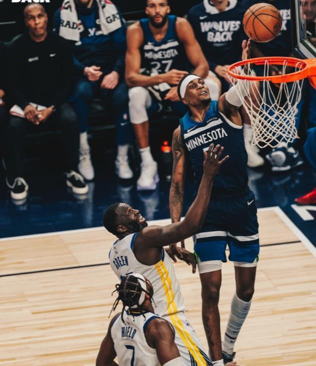 5月9日NBA季后赛西部半决赛：森林狼主场胜勇士追平大比分