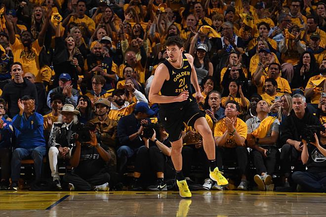 NBA 季后赛森林狼胜勇士扳平比分，勇士新秀昆滕 - 波斯特表现惨不忍睹