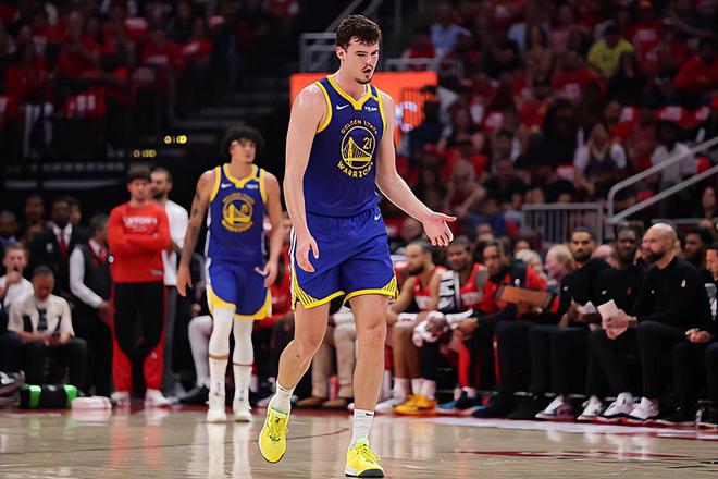 NBA 季后赛森林狼胜勇士扳平比分，勇士新秀昆滕 - 波斯特表现惨不忍睹
