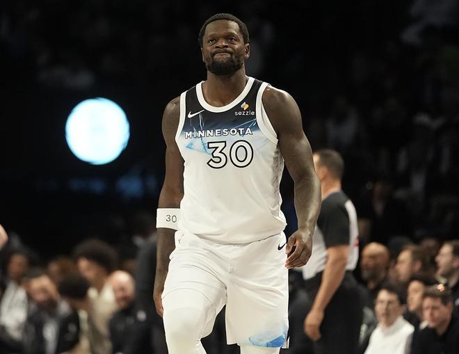 NBA 季后赛战况激烈，多位球星闪耀，兰德尔涅槃重生引关注