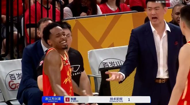 朱俊龙带伤出战，广厦主场总决赛G2大战激战惨烈