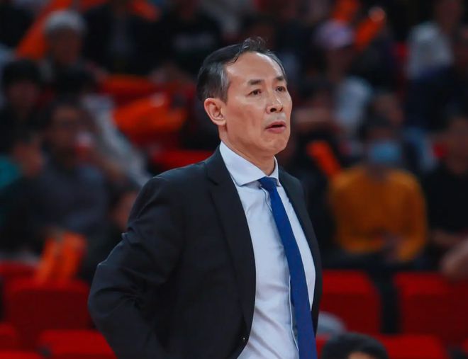 CBA总决赛G2北京惨败广厦，赛后现四个坏消息，许利民需应对