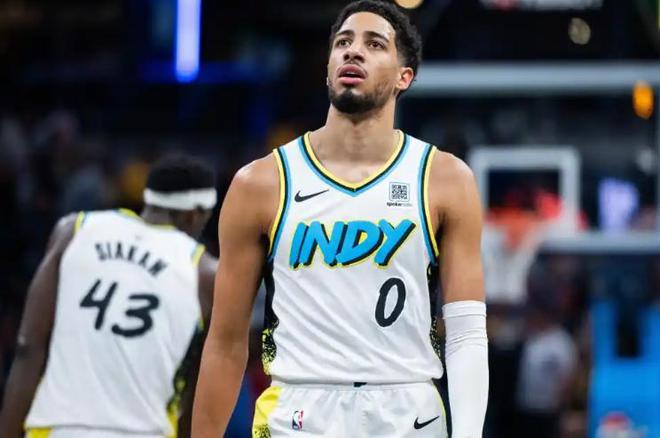 5月10日NBA季后赛分区半决赛：骑士G2战米切尔砍48分仍难挽败局