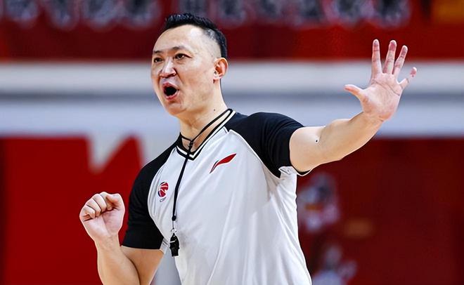 昨晚总决赛第二场：广厦胜北京扳回一城，裁判吹罚引争议