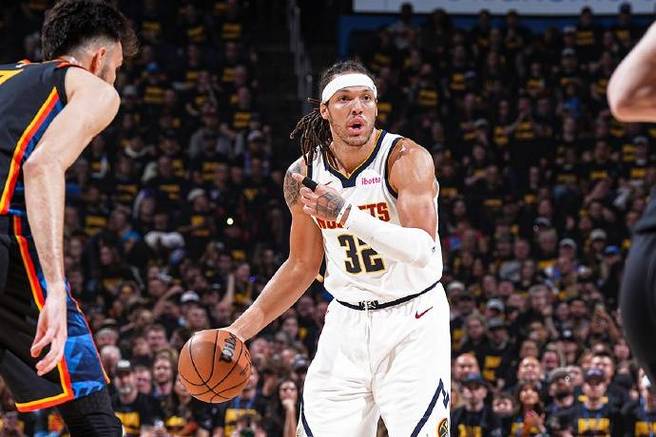 NBA 季后赛：雷霆客场战掘金，掘金加时胜雷霆改写大比分